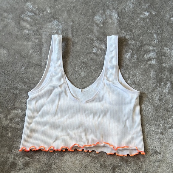 white strech crop top - Picture 4 of 5